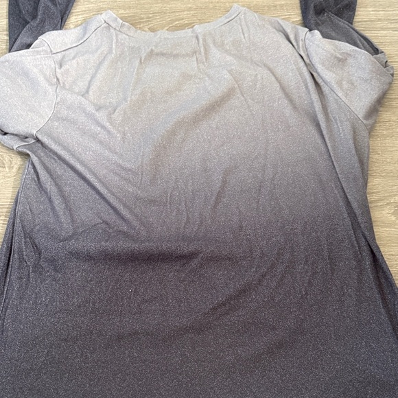 Gradient Gray Women's Top - Picture 3 of 3
